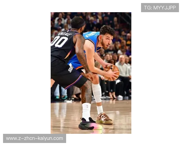 布克突破得分，太阳进攻端全面开花